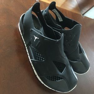 Boys kids size 13 jordan sandals worn once